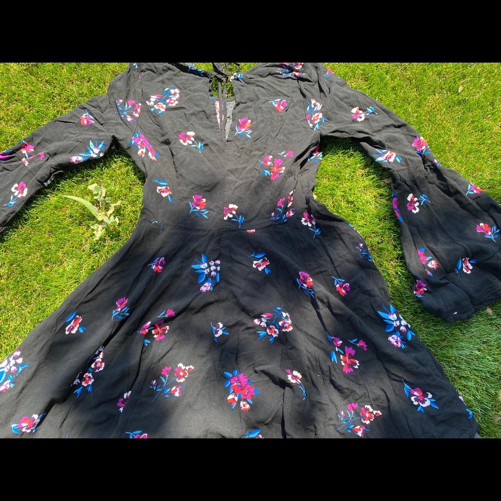 Dress - Picture 3 of 5